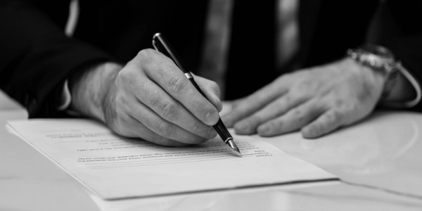 Derecho Inmobiliario / Abogados Inmobiliarios en Terrassa · Redacción y Revisión de Contratos de Arras