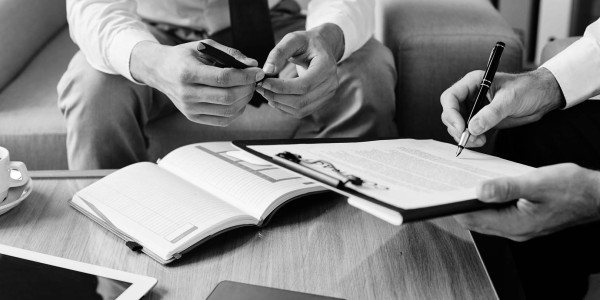 Derecho Mercantil / Abogados Mercantilistas en Terrassa · Cumplimiento Normativas de Protección de Datos / RGPD / LOPD